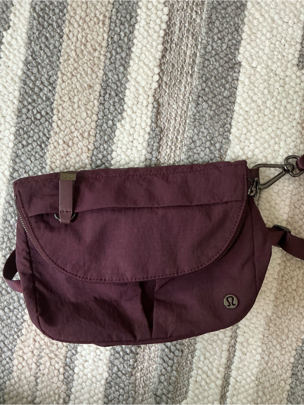 Lululemon All Night Festival 5L Crossbody Convertible Shoulder Bag Black Cherry - Picture 8 of 16